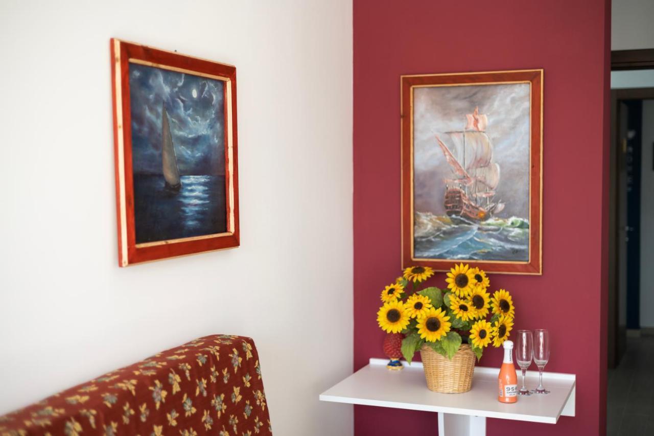 Gasthof Palermonamour Art Gallery